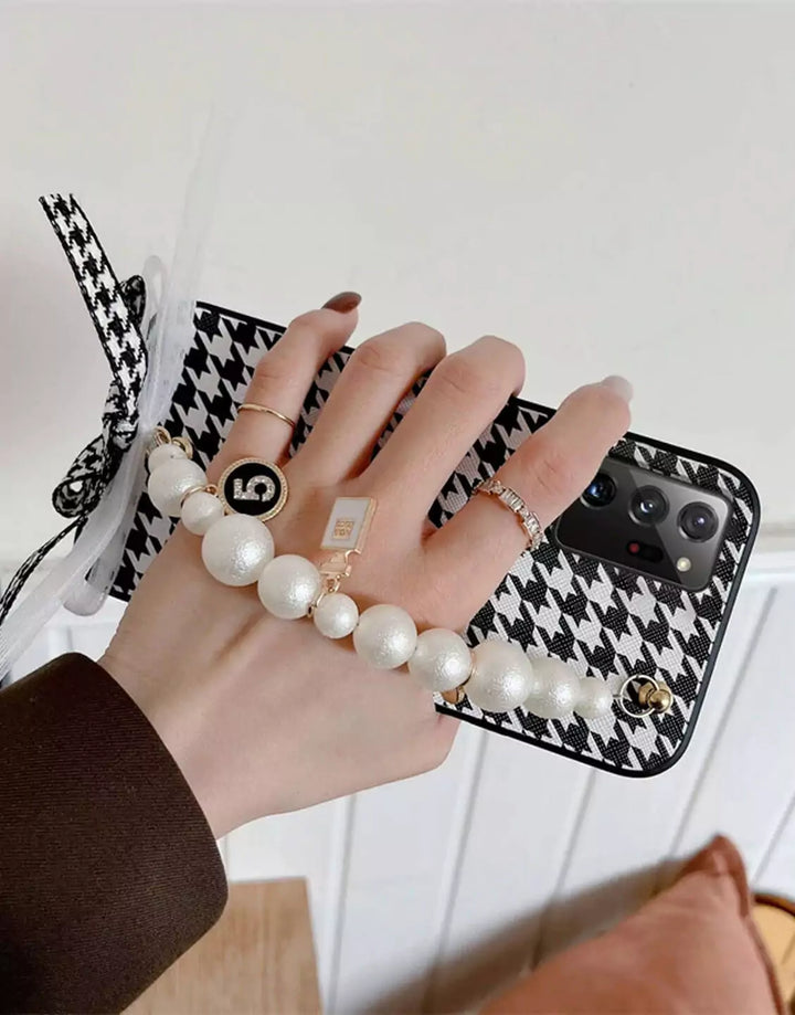 Aesthetic Luxury Cute Phone Case With Pearl Bracelet for Samsung Galaxy S23 Ultra S22 Plus S21 S20 FE S10 S9 Note 20 10